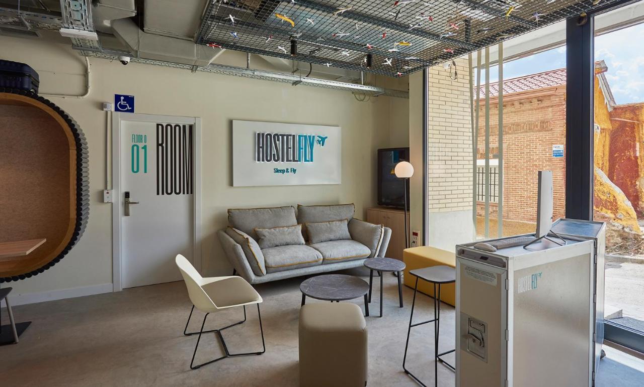 Hostelfly Madrid Exterior foto